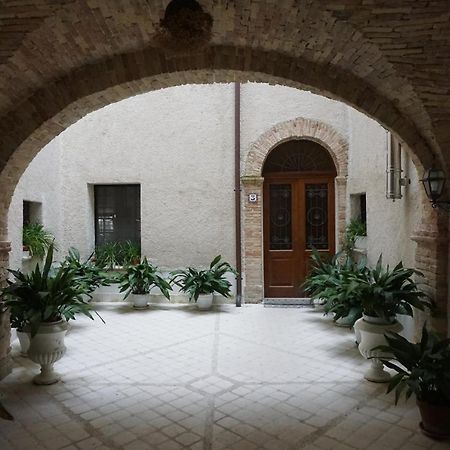 Rosciano Palazzo De Fabritiis住宿加早餐旅馆 外观 照片