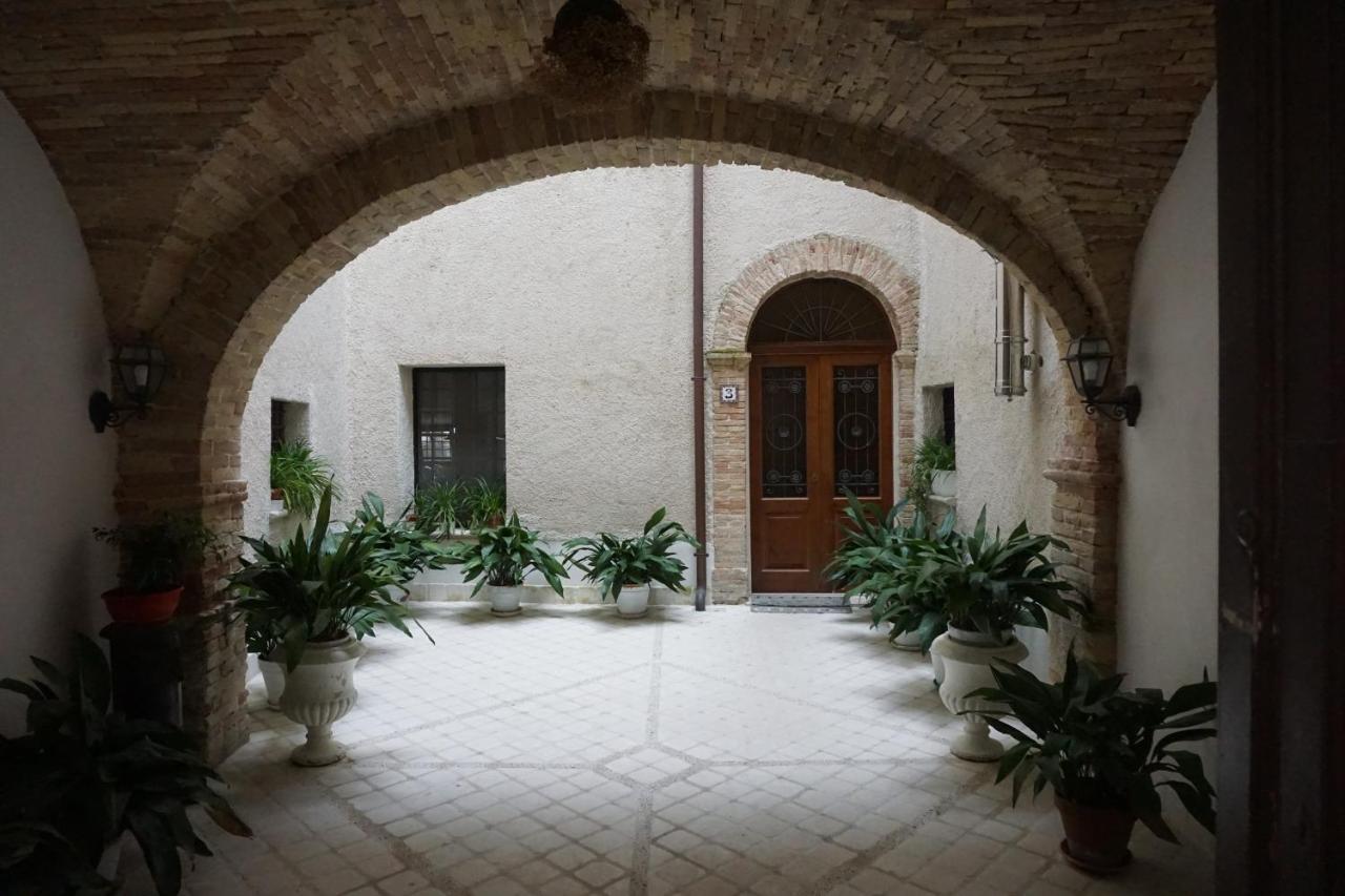 Rosciano Palazzo De Fabritiis住宿加早餐旅馆 外观 照片