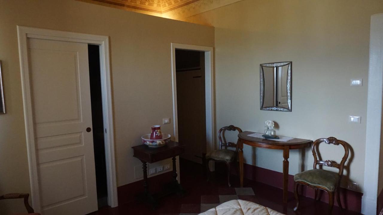 Rosciano Palazzo De Fabritiis住宿加早餐旅馆 外观 照片