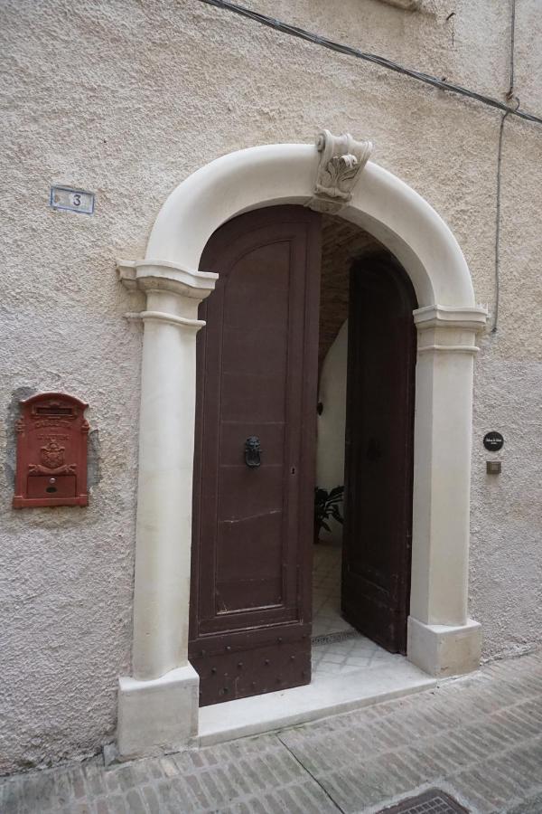 Rosciano Palazzo De Fabritiis住宿加早餐旅馆 外观 照片
